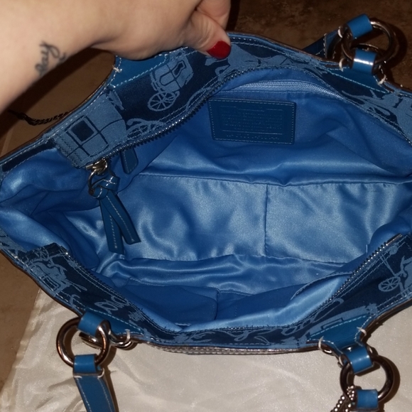 Coach purse - Picture 2 of 5